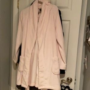 New with tags Victoria’s Secret Robe